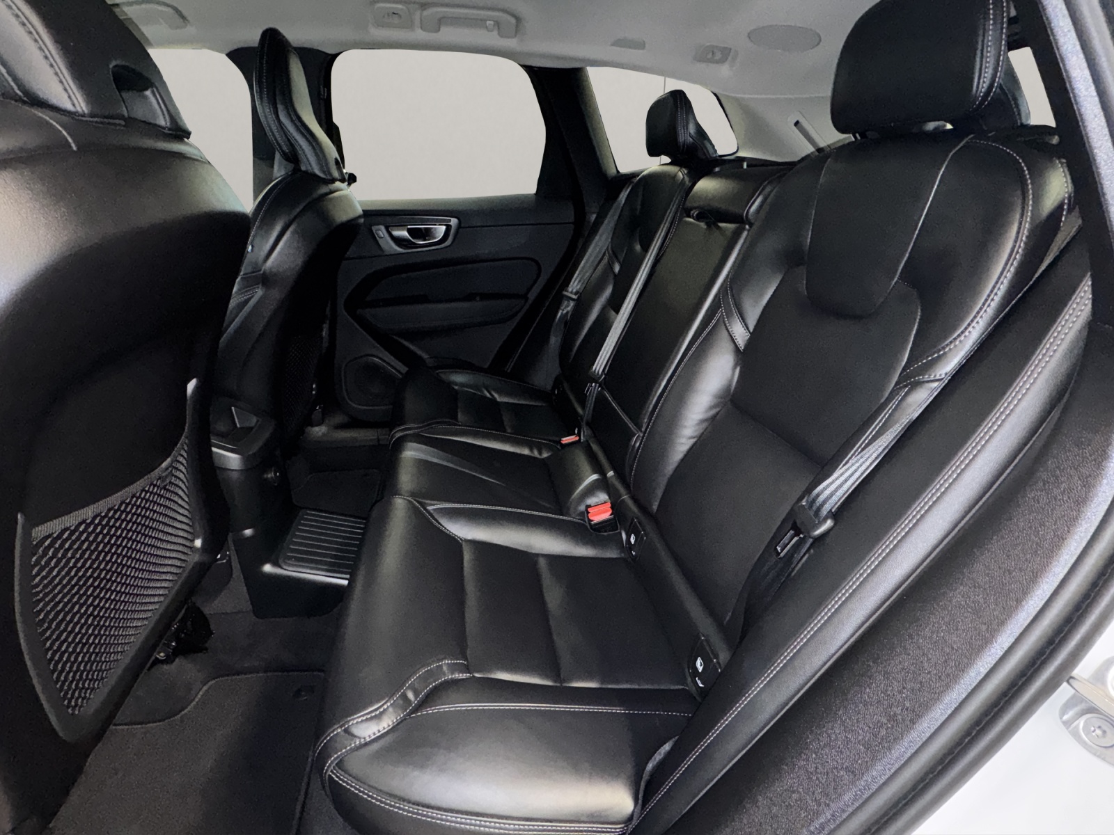 VOLVO XC60 2.0 T8 TE Plus Dark eAWD-image-9