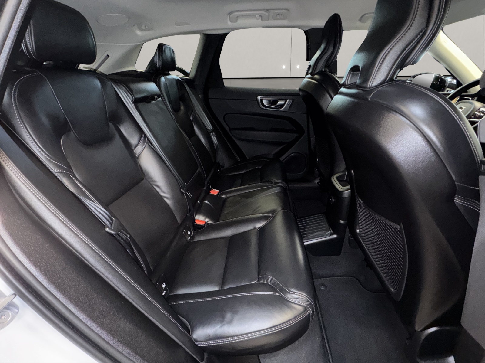 VOLVO XC60 2.0 T8 TE Plus Dark eAWD-image-10