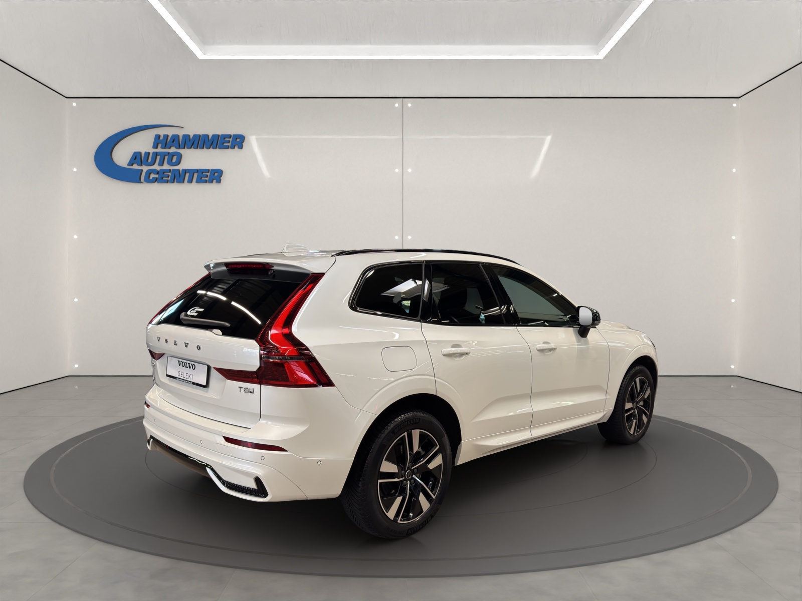 VOLVO XC60 2.0 T8 TE Plus Dark eAWD-image-4