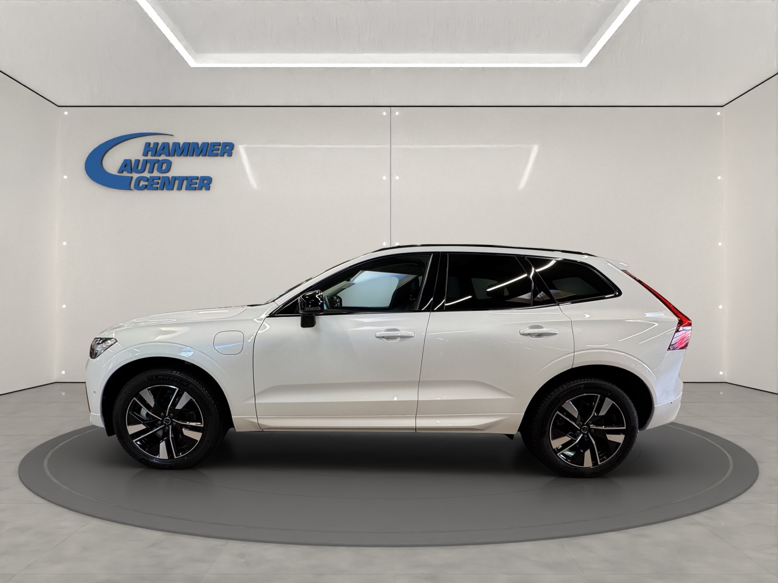 VOLVO XC60 2.0 T8 TE Plus Dark eAWD-image-1