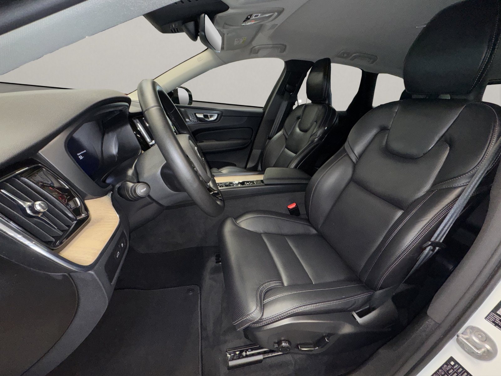 VOLVO XC60 2.0 T8 TE Plus Dark eAWD-image-8