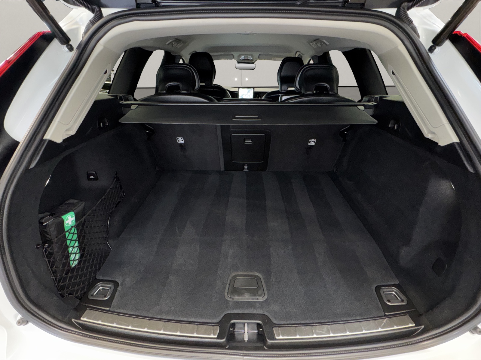 VOLVO XC60 2.0 T8 TE Plus Dark eAWD-image-12