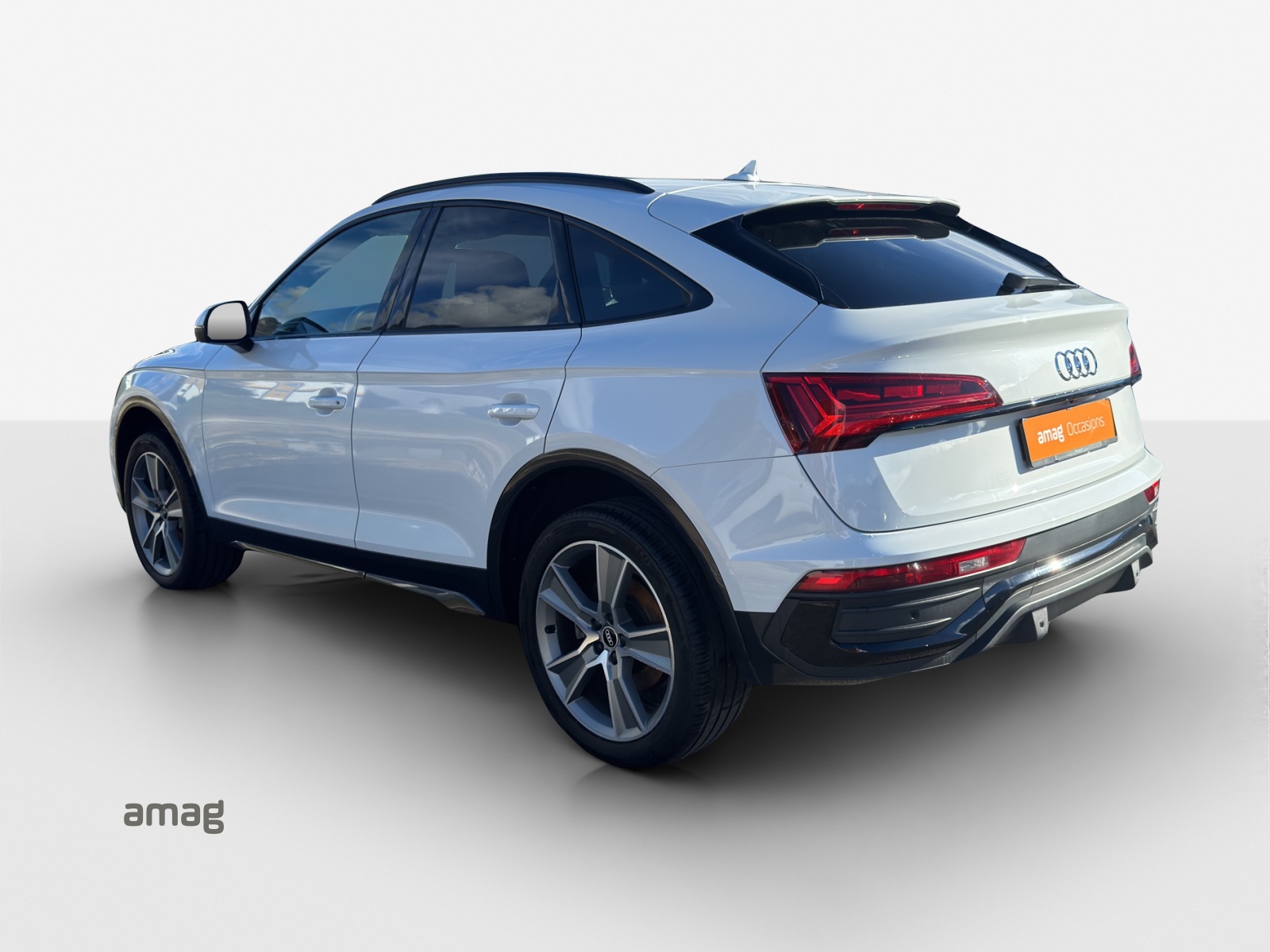 AUDI Q5 Sportback 40 TDI advanced quattro S-tronic-image-2