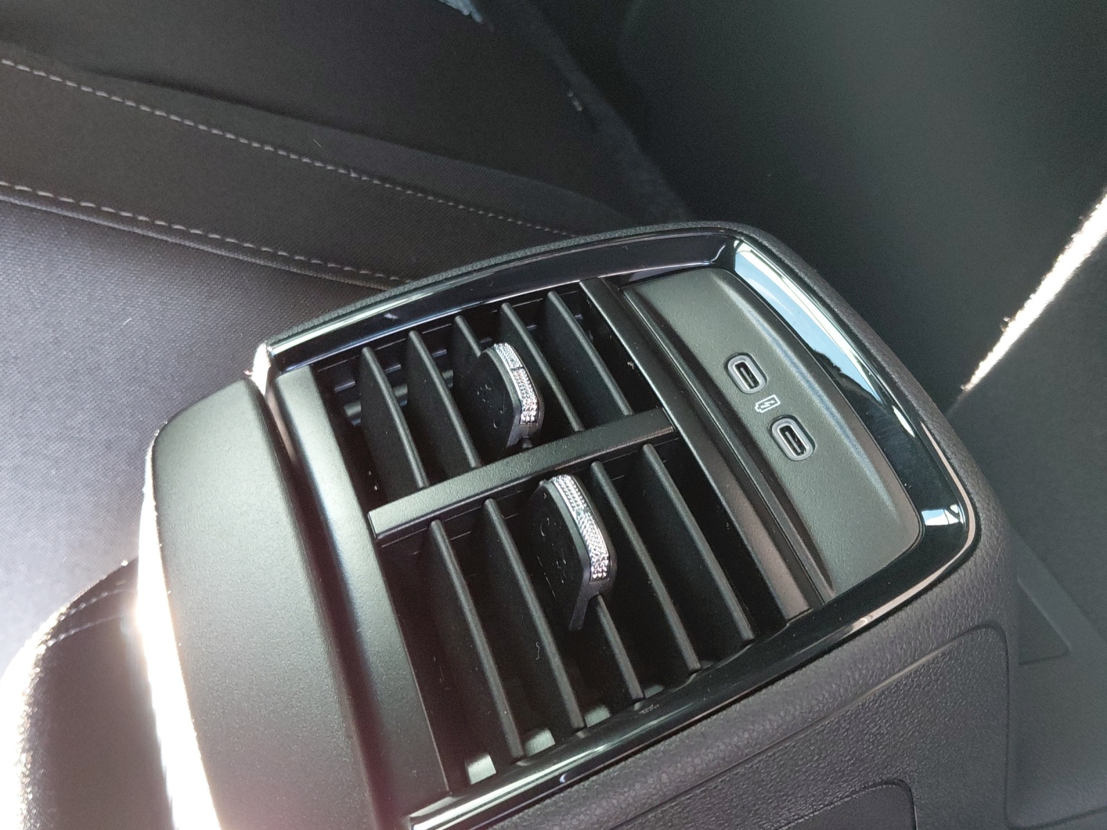 SKODA Kamiq 1.5 TSI Dynamic DSG-image-13