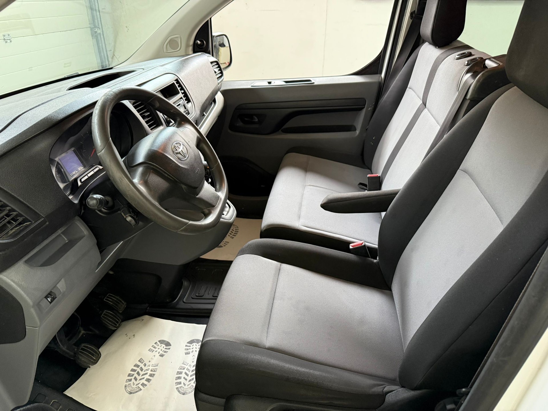 TOYOTA PROACE-image-12