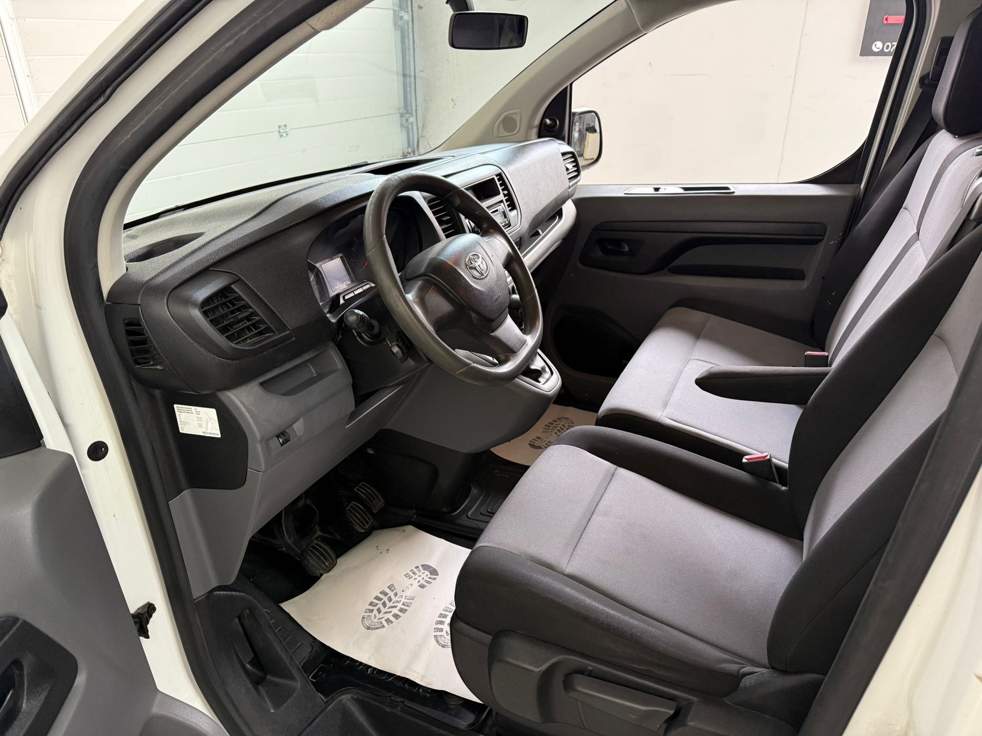 TOYOTA PROACE-image-9