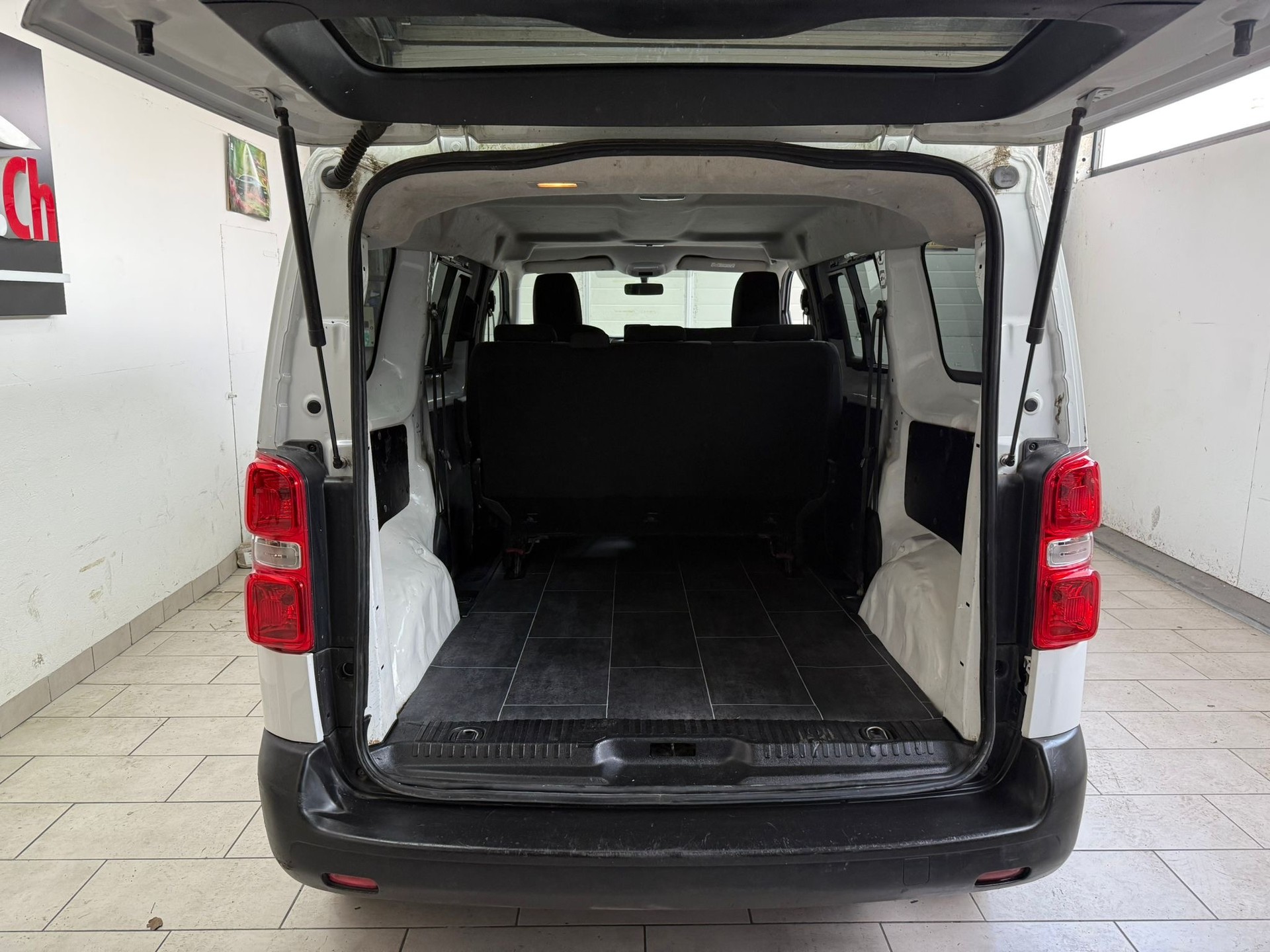 TOYOTA PROACE-image-10