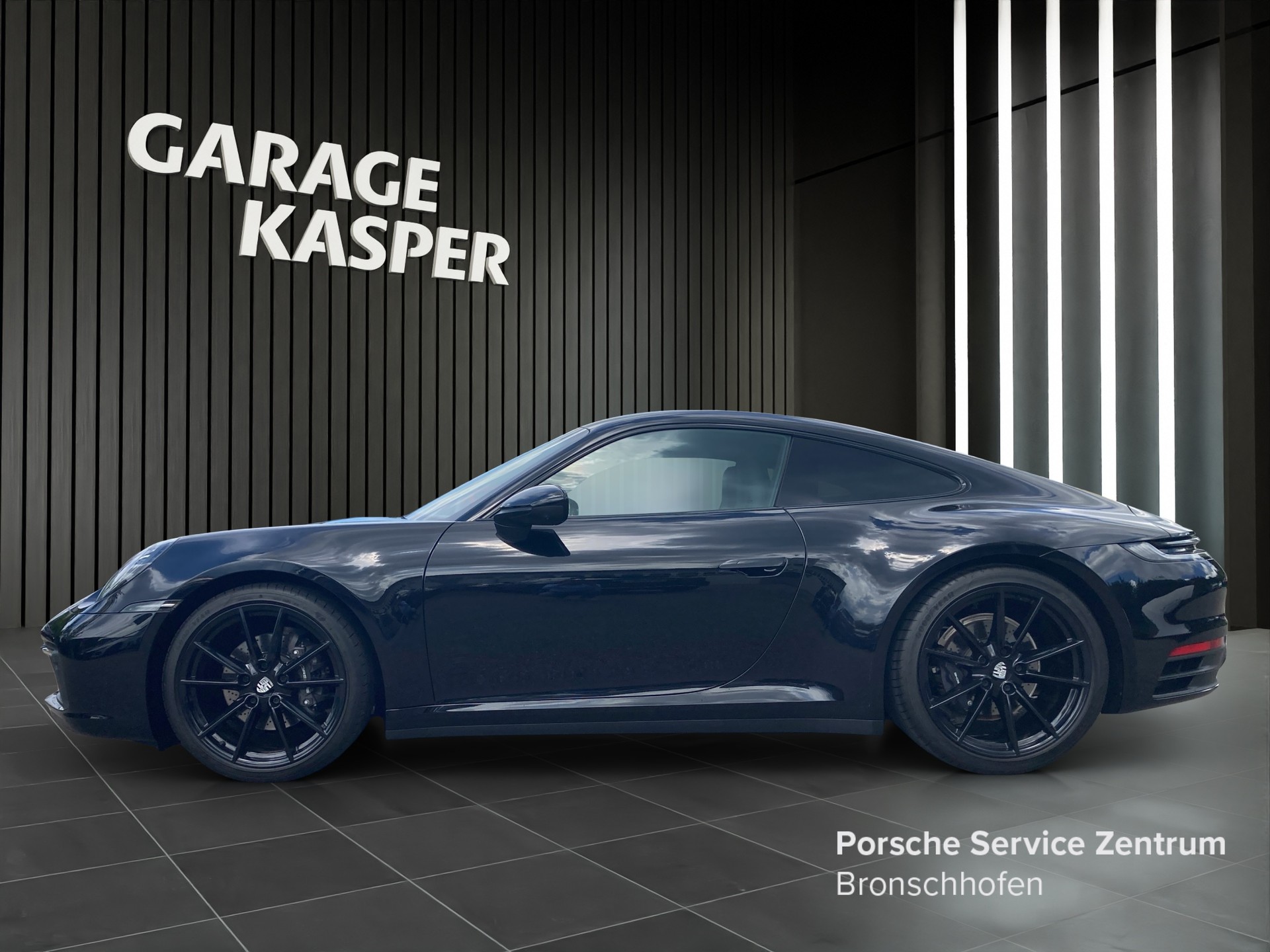 PORSCHE 911 Carrera 4-image-1