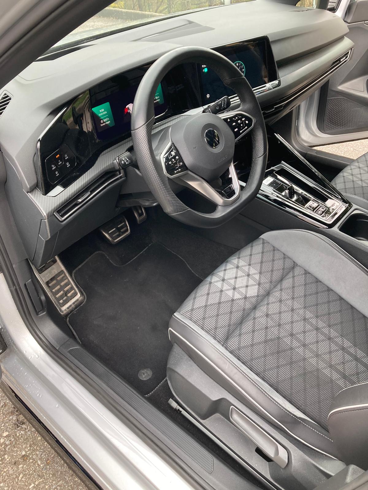 VW Golf 1.5 eTSI mHEV ACT R-Line DSG-image-13