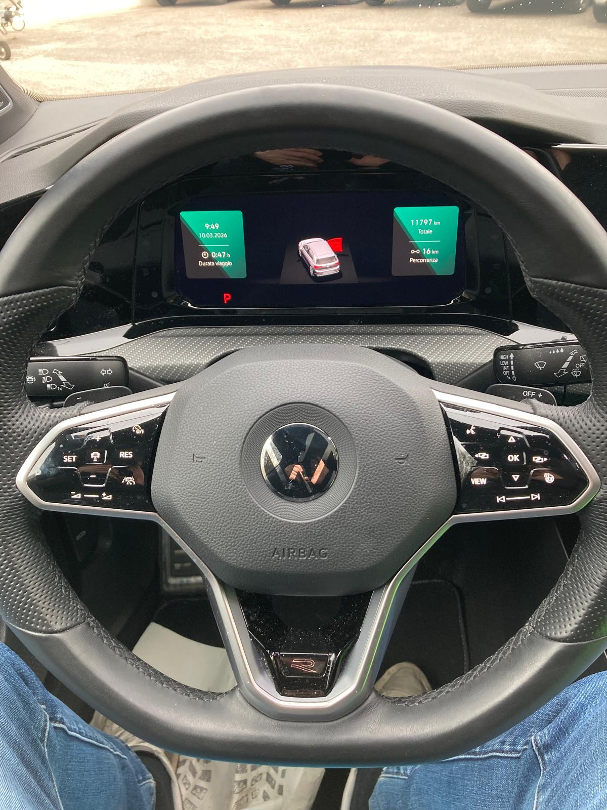 VW Golf 1.5 eTSI mHEV ACT R-Line DSG-image-15