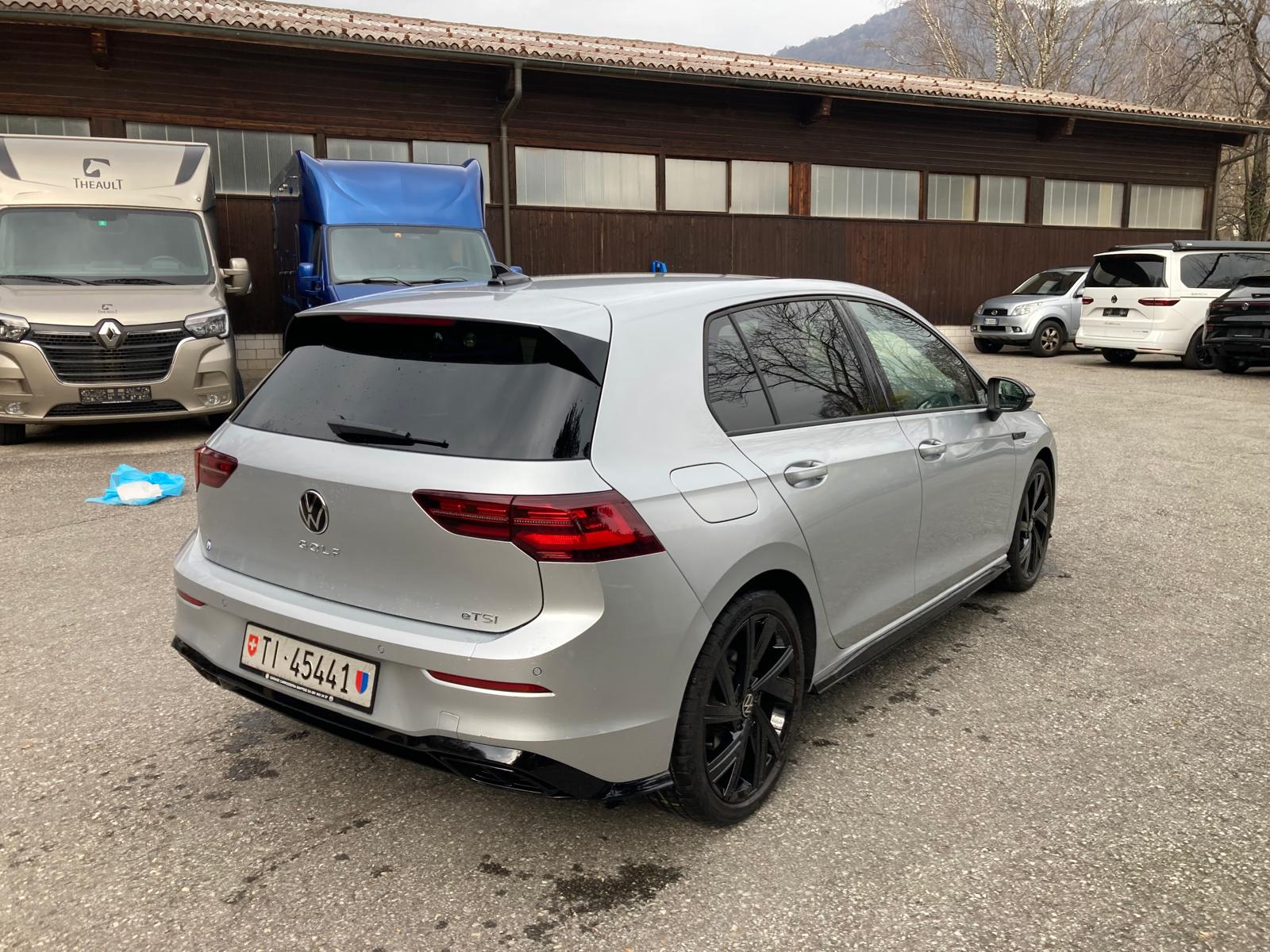 VW Golf 1.5 eTSI mHEV ACT R-Line DSG-image-6