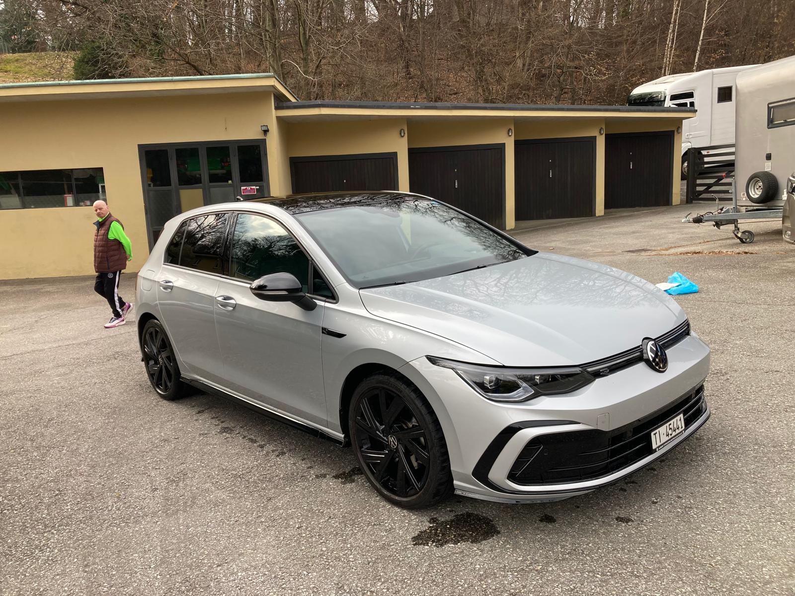 VW Golf 1.5 eTSI mHEV ACT R-Line DSG-image-0