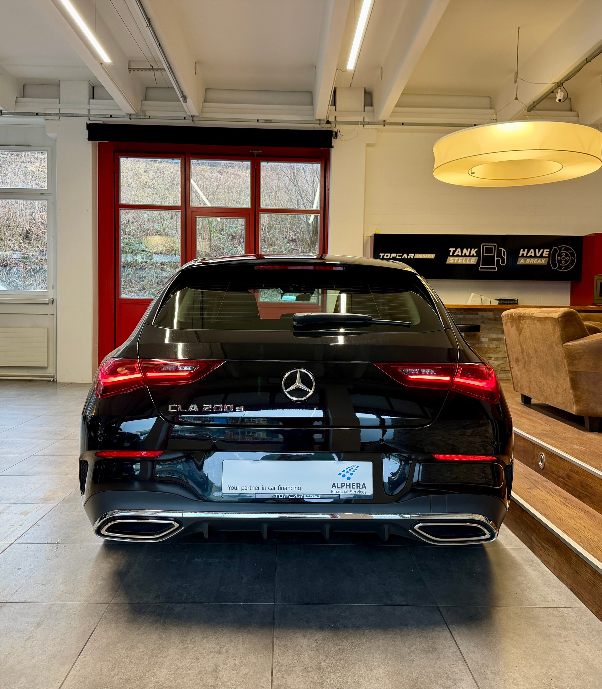 MERCEDES-BENZ CLA Shooting Brake 200 d AMG Line 8G-DCT *Facelift*-image-4