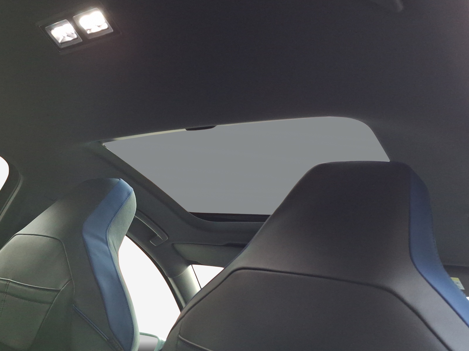 VW Golf 2.0 TSI R DSG 4 Motion-image-15