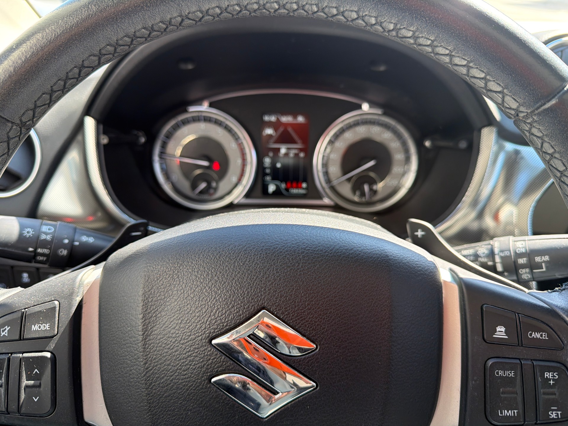 SUZUKI Vitara 1.4 Boosterjet Compact Top Hybrid Automatic-image-13