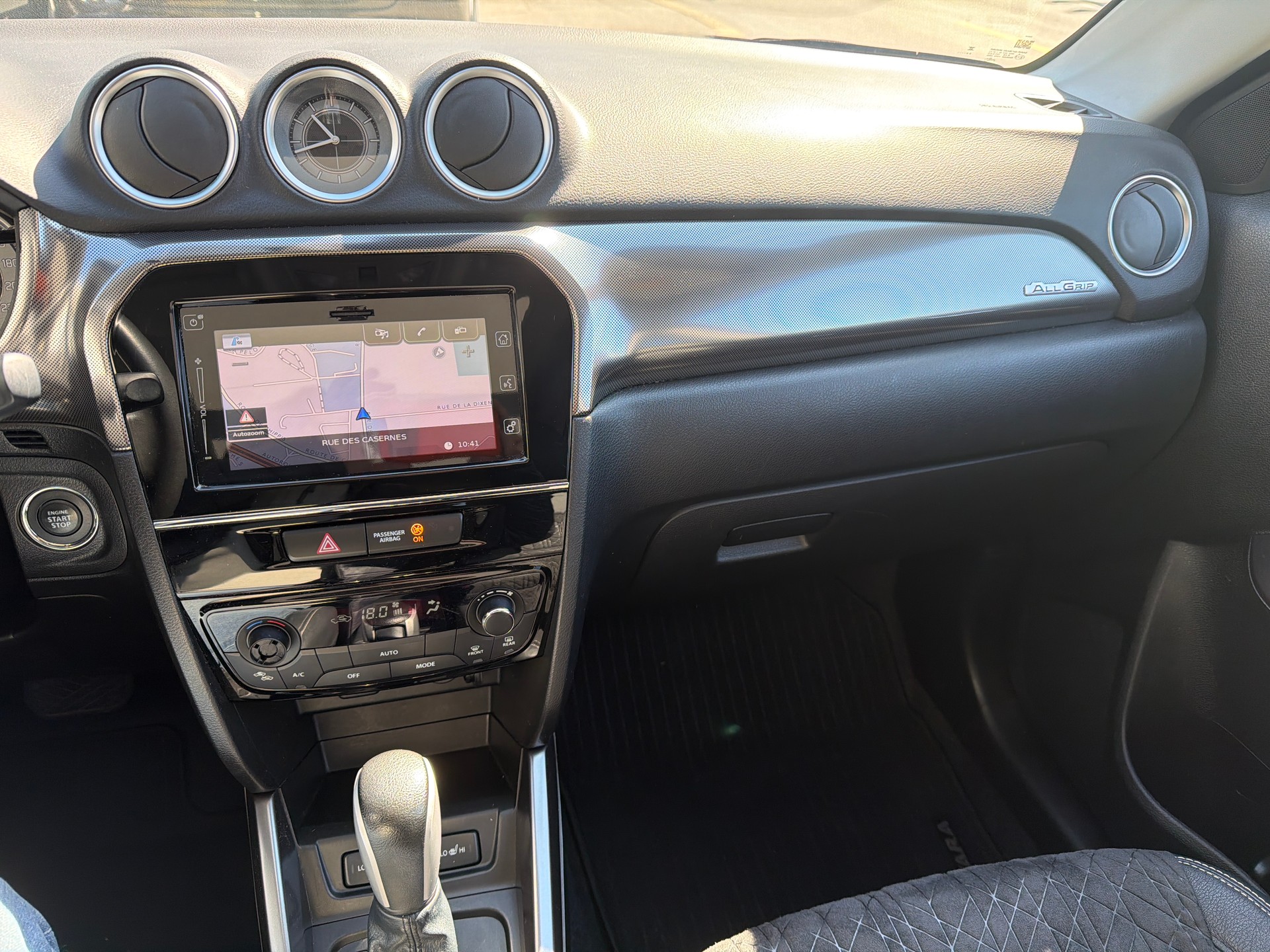 SUZUKI Vitara 1.4 Boosterjet Compact Top Hybrid Automatic-image-14