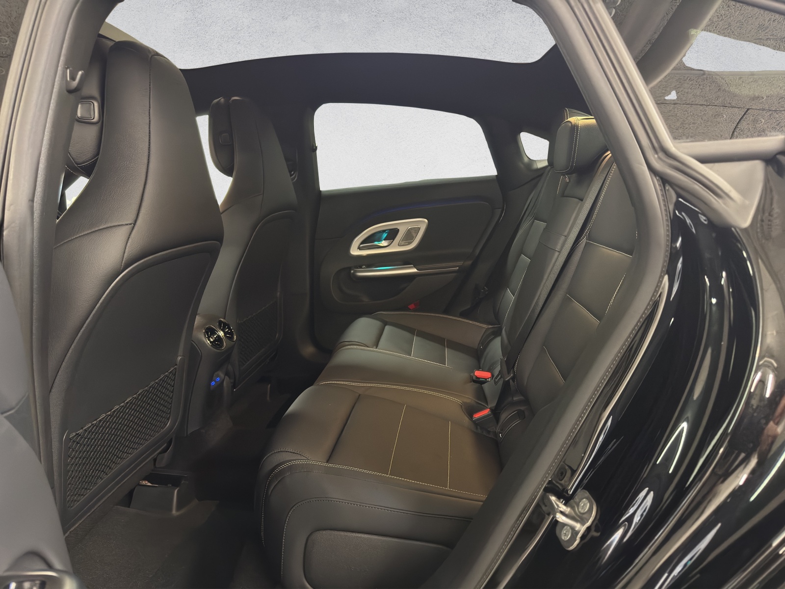 MERCEDES-BENZ CLA 220 AMG Line 4Matic-image-13