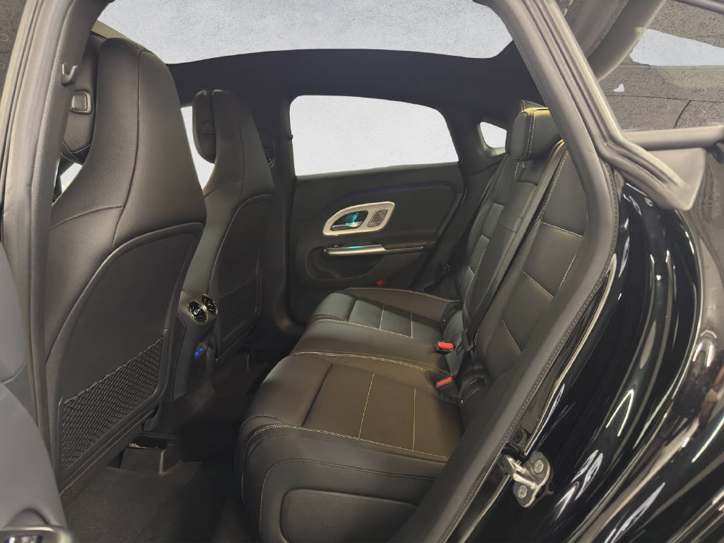 MERCEDES-BENZ CLA 220 AMG Line 4Matic-image-12