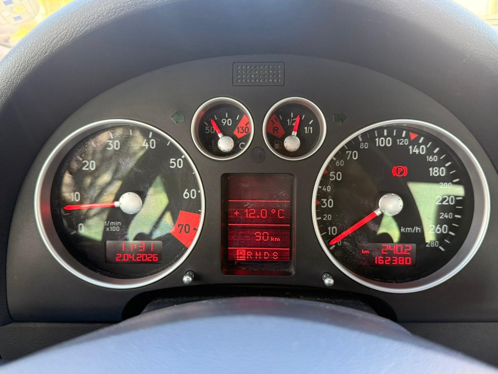 AUDI TT Coupé 3.2 quattro-image-9