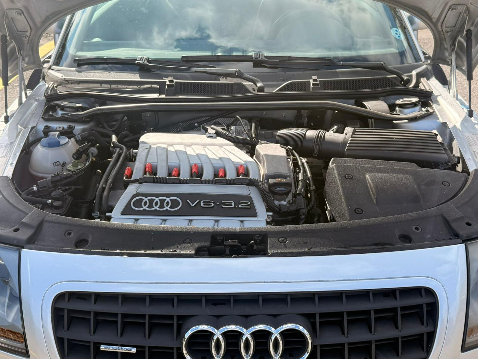 AUDI TT Coupé 3.2 quattro-image-27