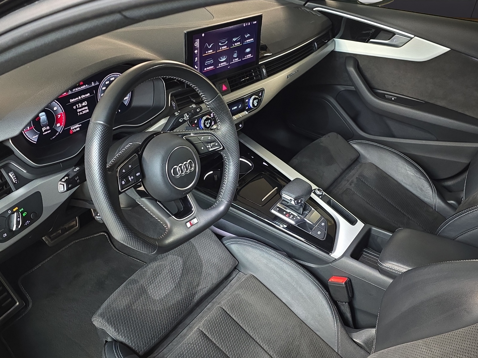 AUDI A4 Avant 45 TFSI S line S-tronic quattro-image-9