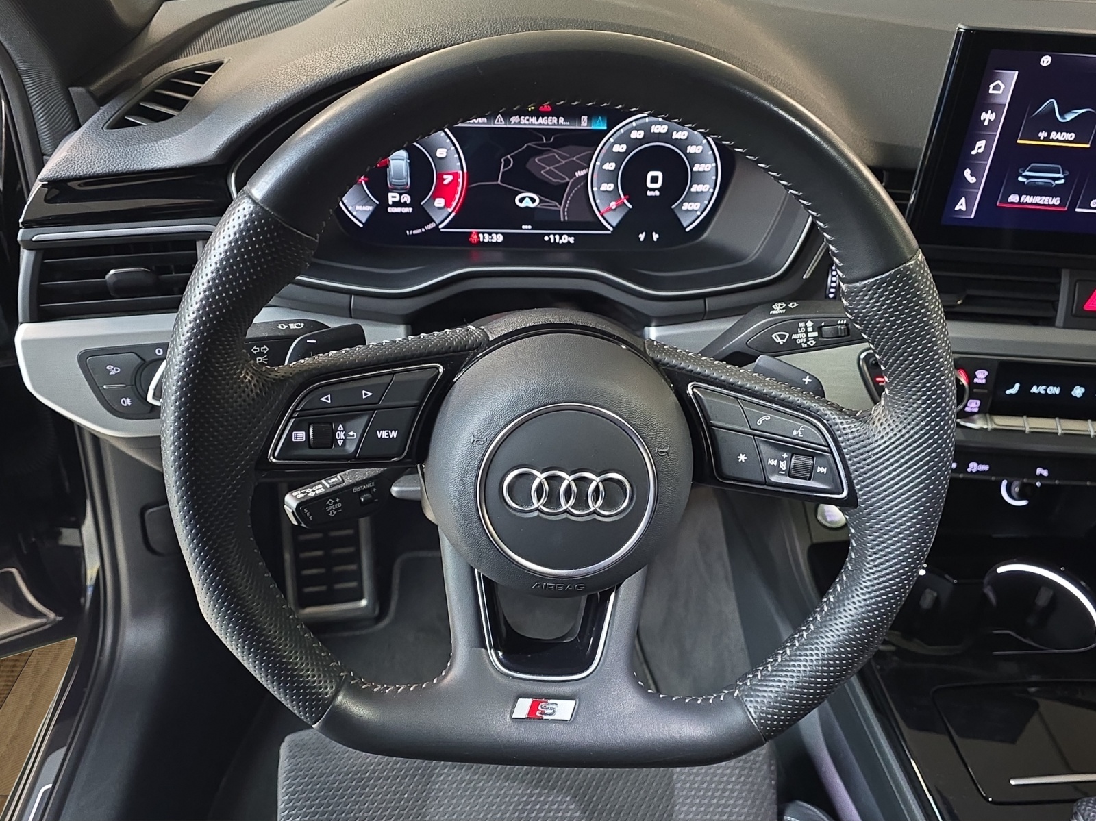 AUDI A4 Avant 45 TFSI S line S-tronic quattro-image-10