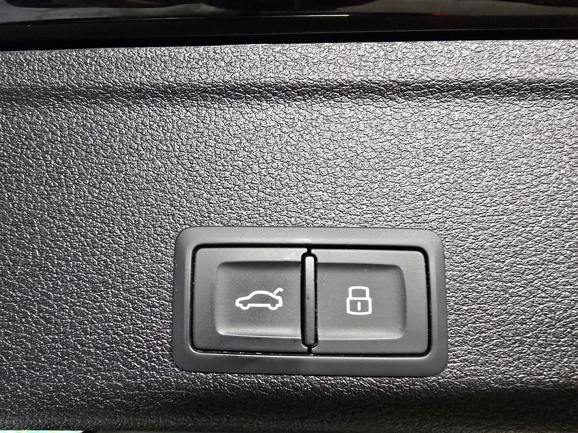 AUDI A4 Avant 45 TFSI S line S-tronic quattro-image-22