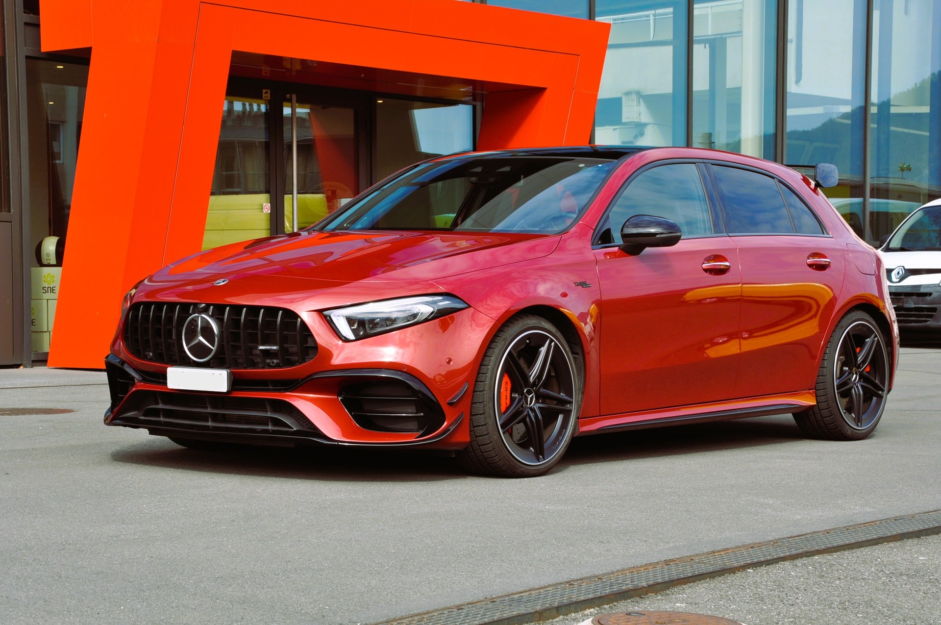 MERCEDES-BENZ A 45 S AMG 4Matic+ Speedshift-image-1