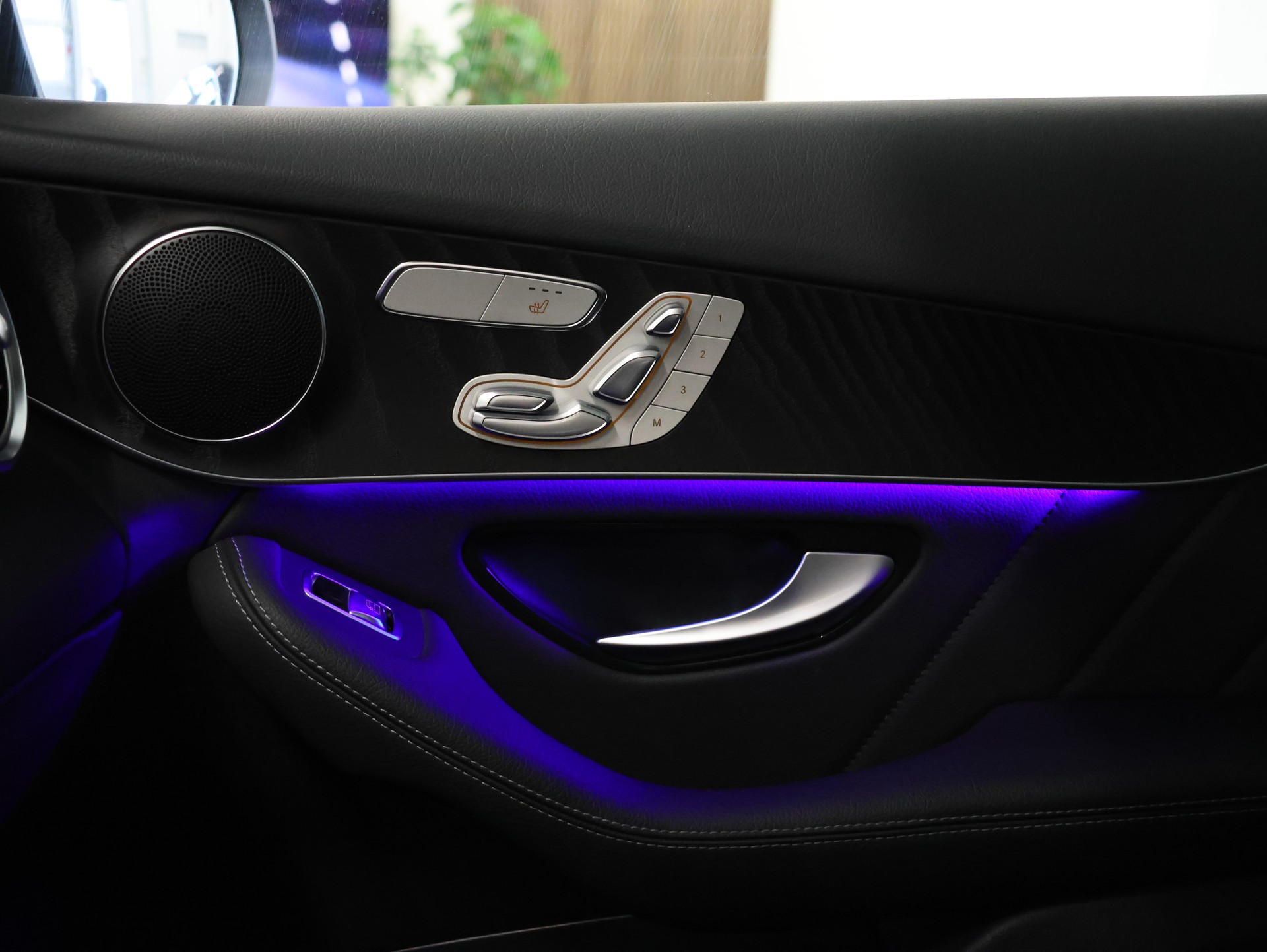 MERCEDES-BENZ GLC 200 AMG Line *Pano* *Volleder* *360° Kamera*-image-28