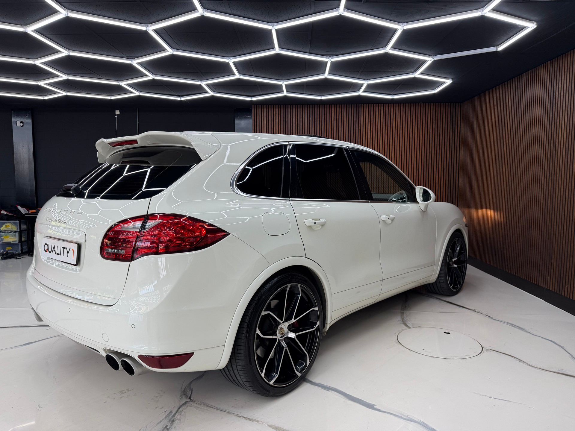 PORSCHE Cayenne Turbo-image-6