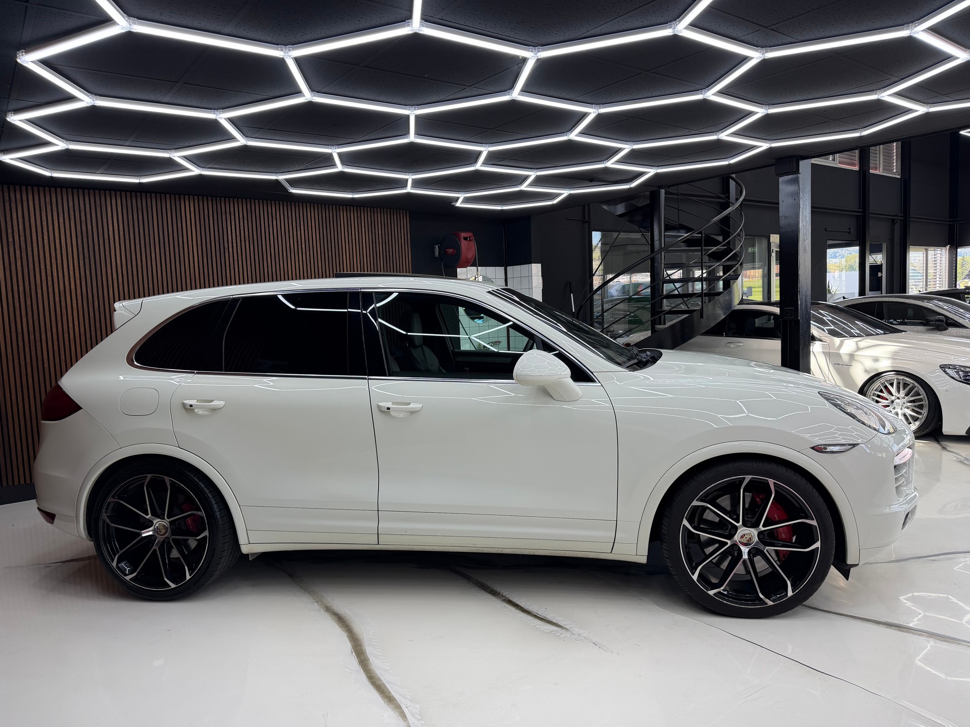 PORSCHE Cayenne Turbo-image-3