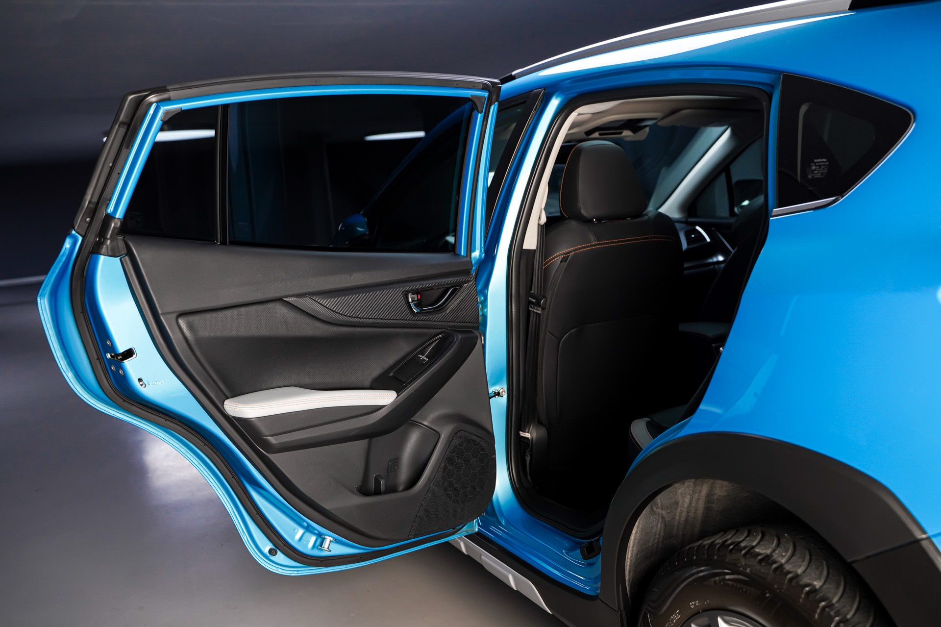 SUBARU XV 2.0 e-Boxer Luxury AWD Lineartronic-image-15