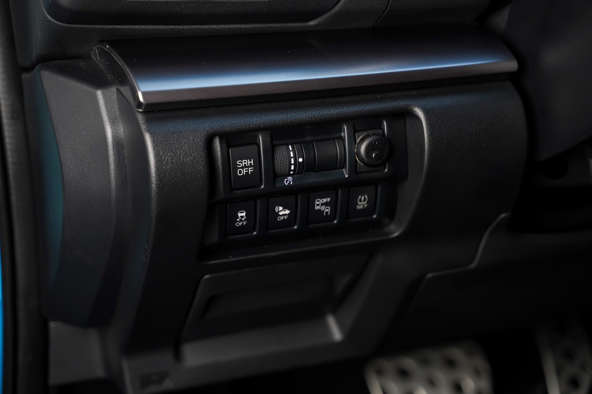 SUBARU XV 2.0 e-Boxer Luxury AWD Lineartronic-image-11