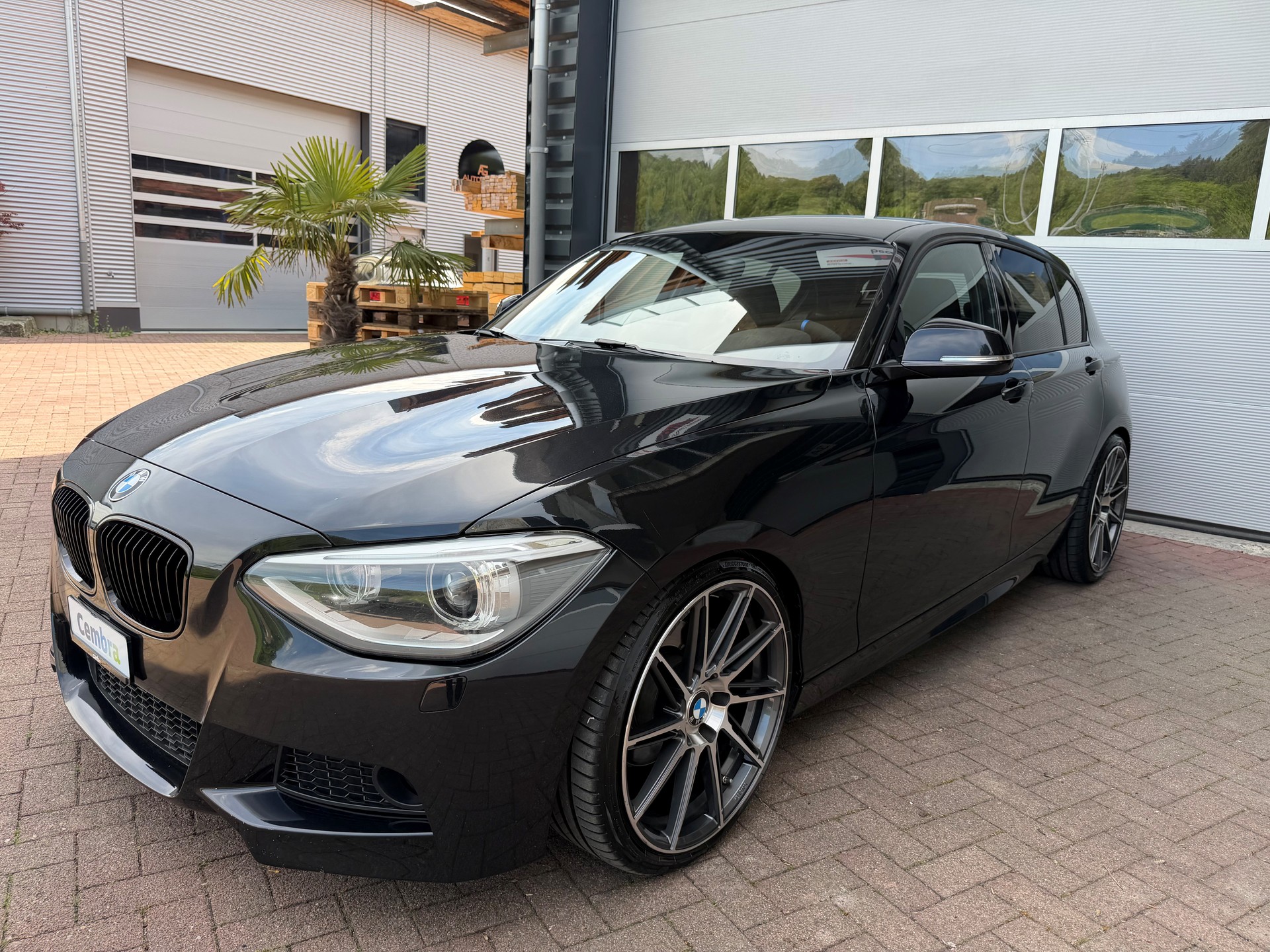 BMW 120d Sport Line (M135i-Optik)-image-1