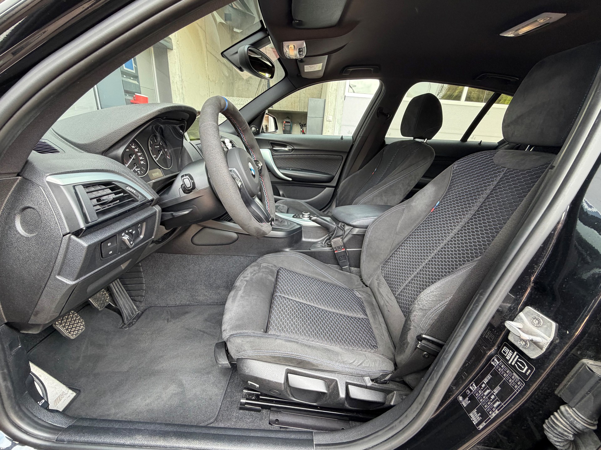 BMW 120d Sport Line (M135i-Optik)-image-8