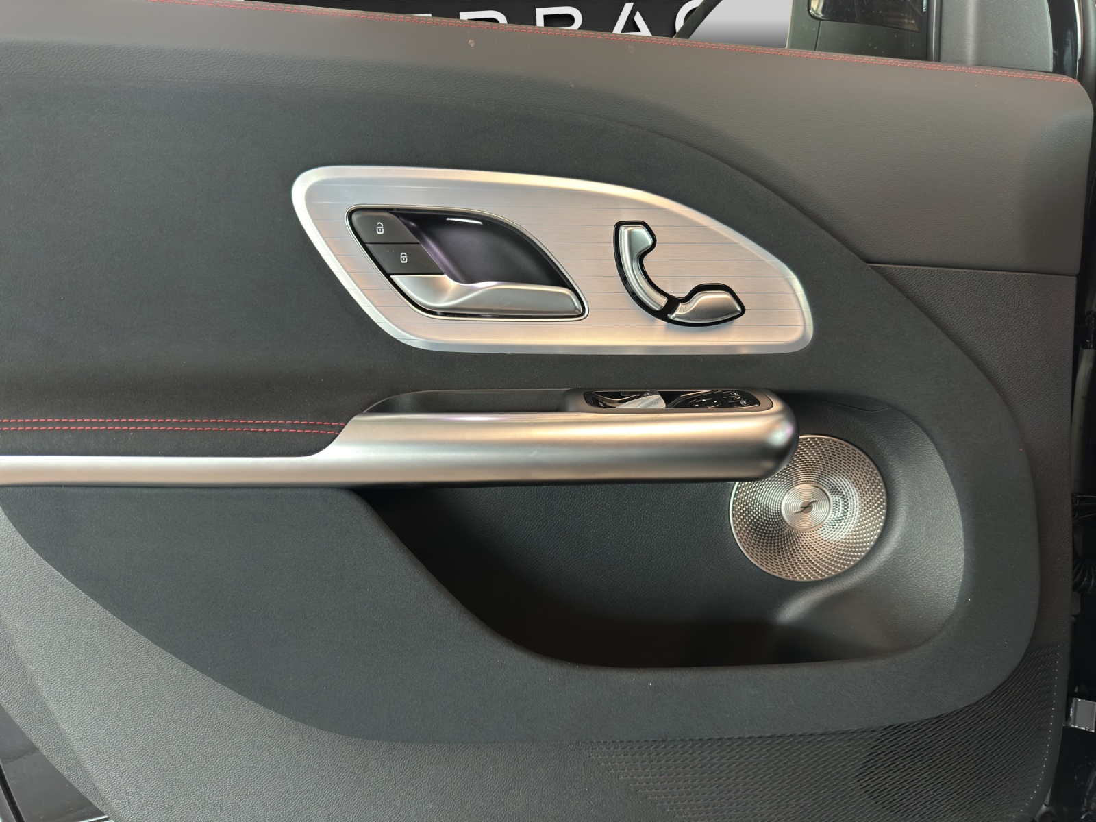 MERCEDES-BENZ GLB 250+ 85 kWh EQ AMG Line-image-12