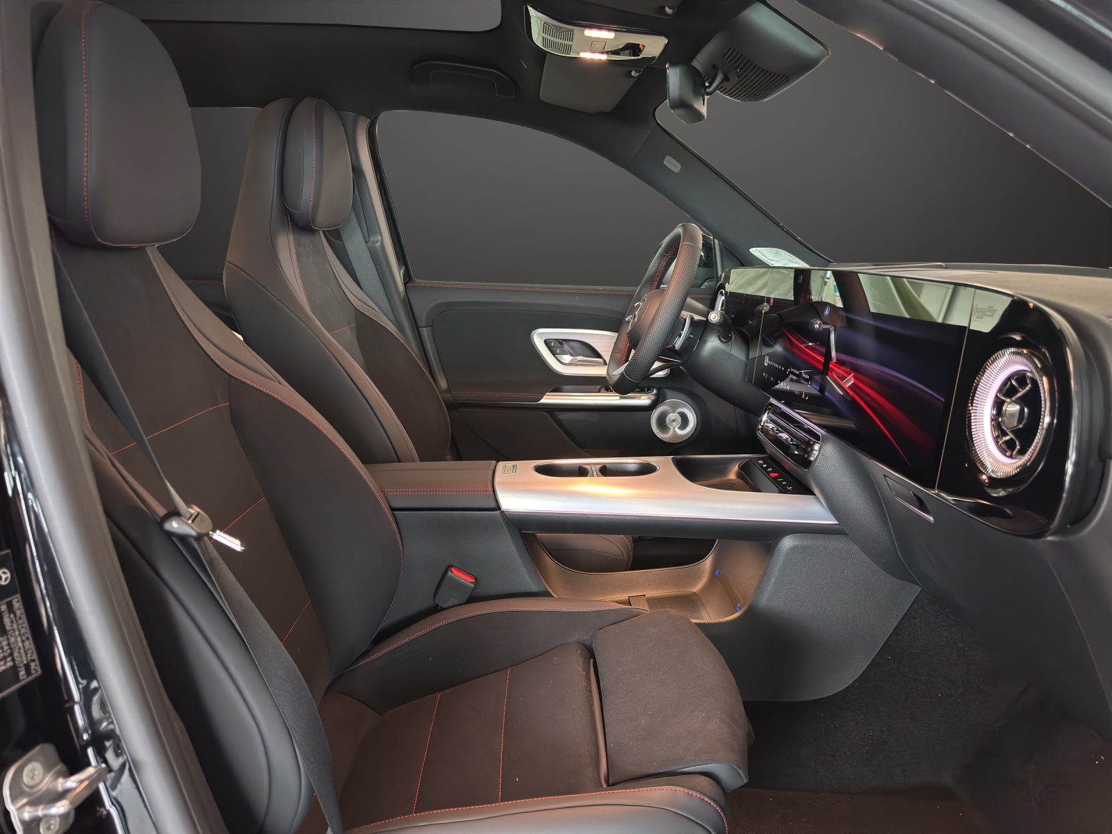 MERCEDES-BENZ GLB 250+ 85 kWh EQ AMG Line-image-10