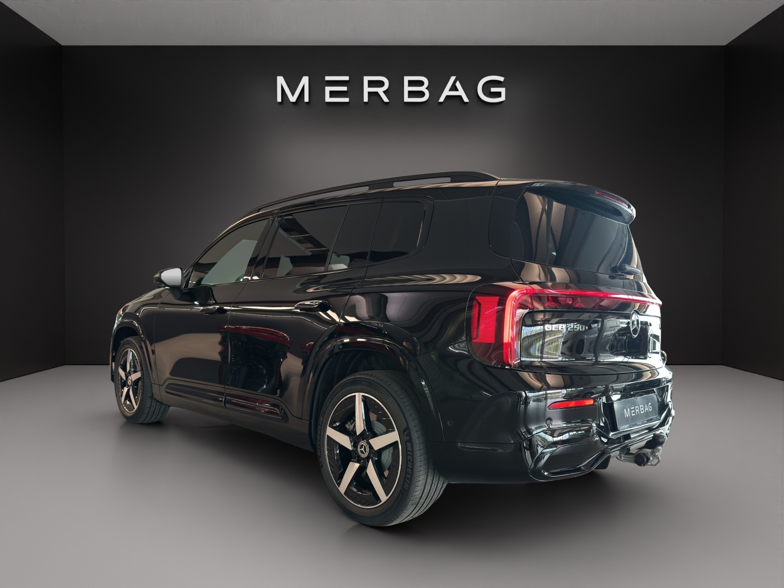 MERCEDES-BENZ GLB 250+ 85 kWh EQ AMG Line-image-3
