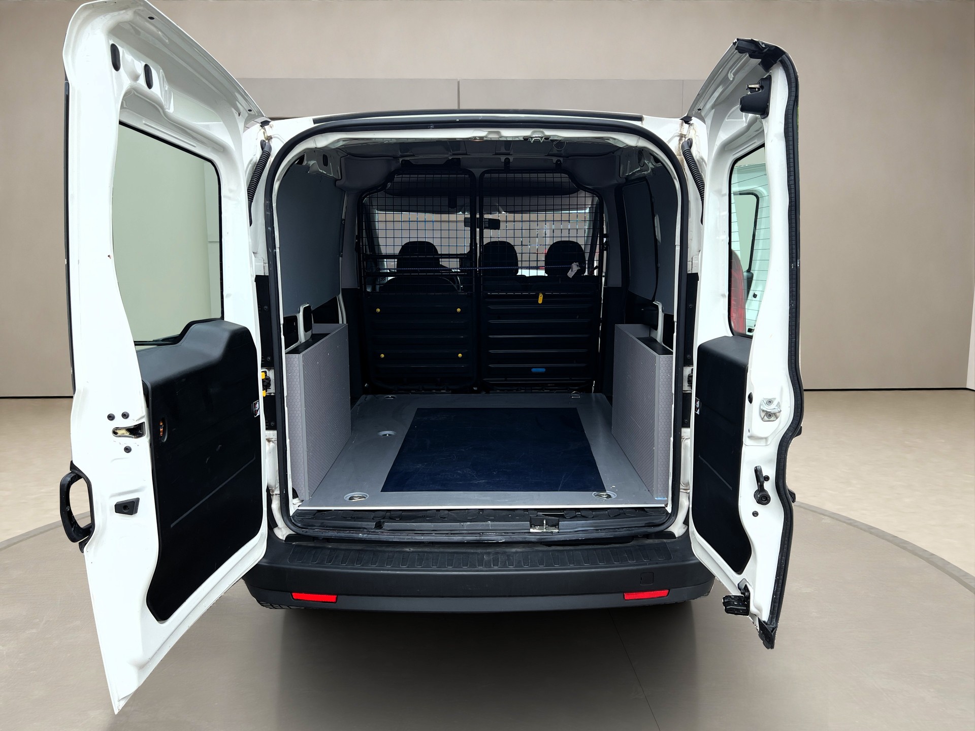 FIAT Doblò 1.3 Multijet Cargo Starter-image-13