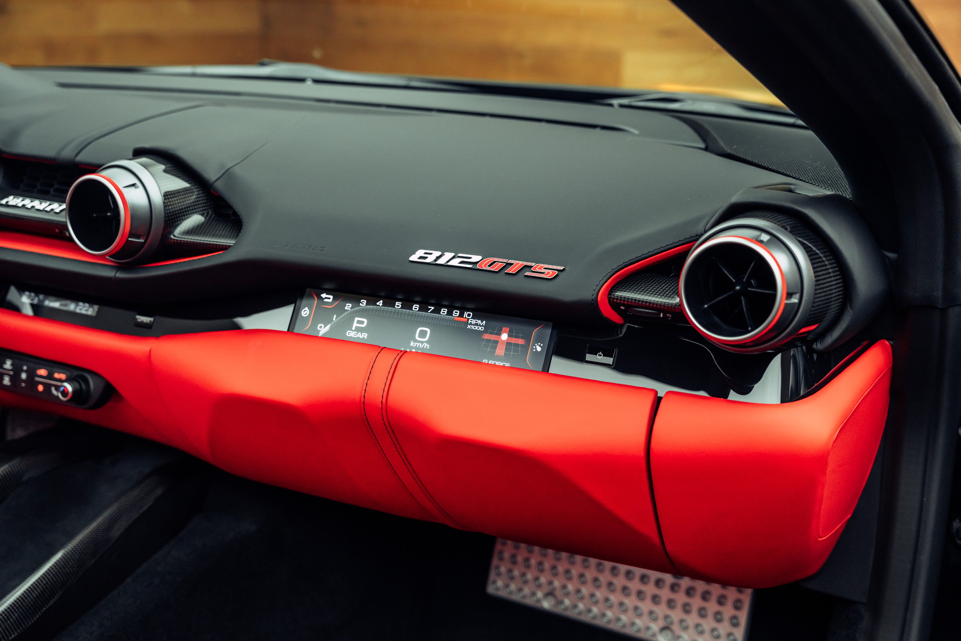 FERRARI 812 GTS Nero Daytona-image-10