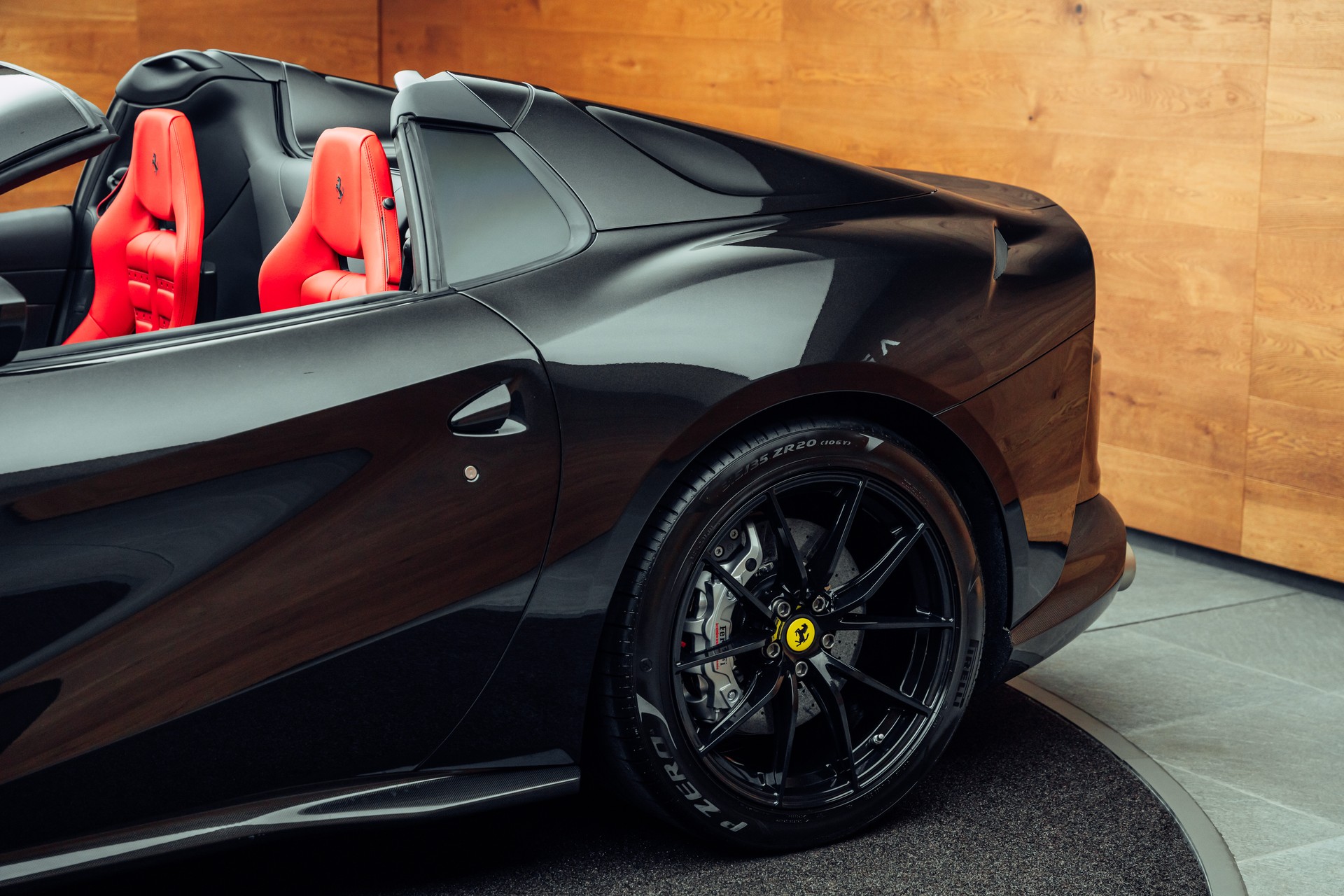 FERRARI 812 GTS Nero Daytona-image-27