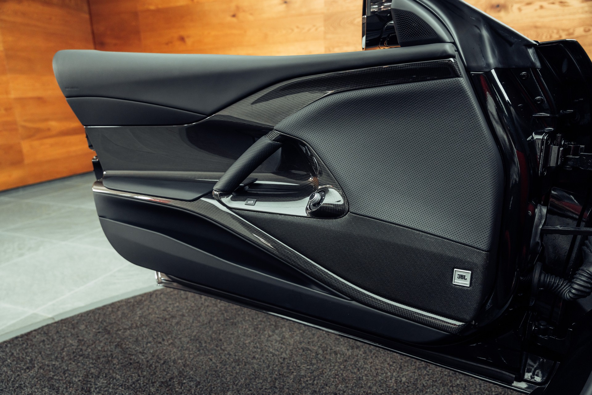 FERRARI 812 GTS Nero Daytona-image-21