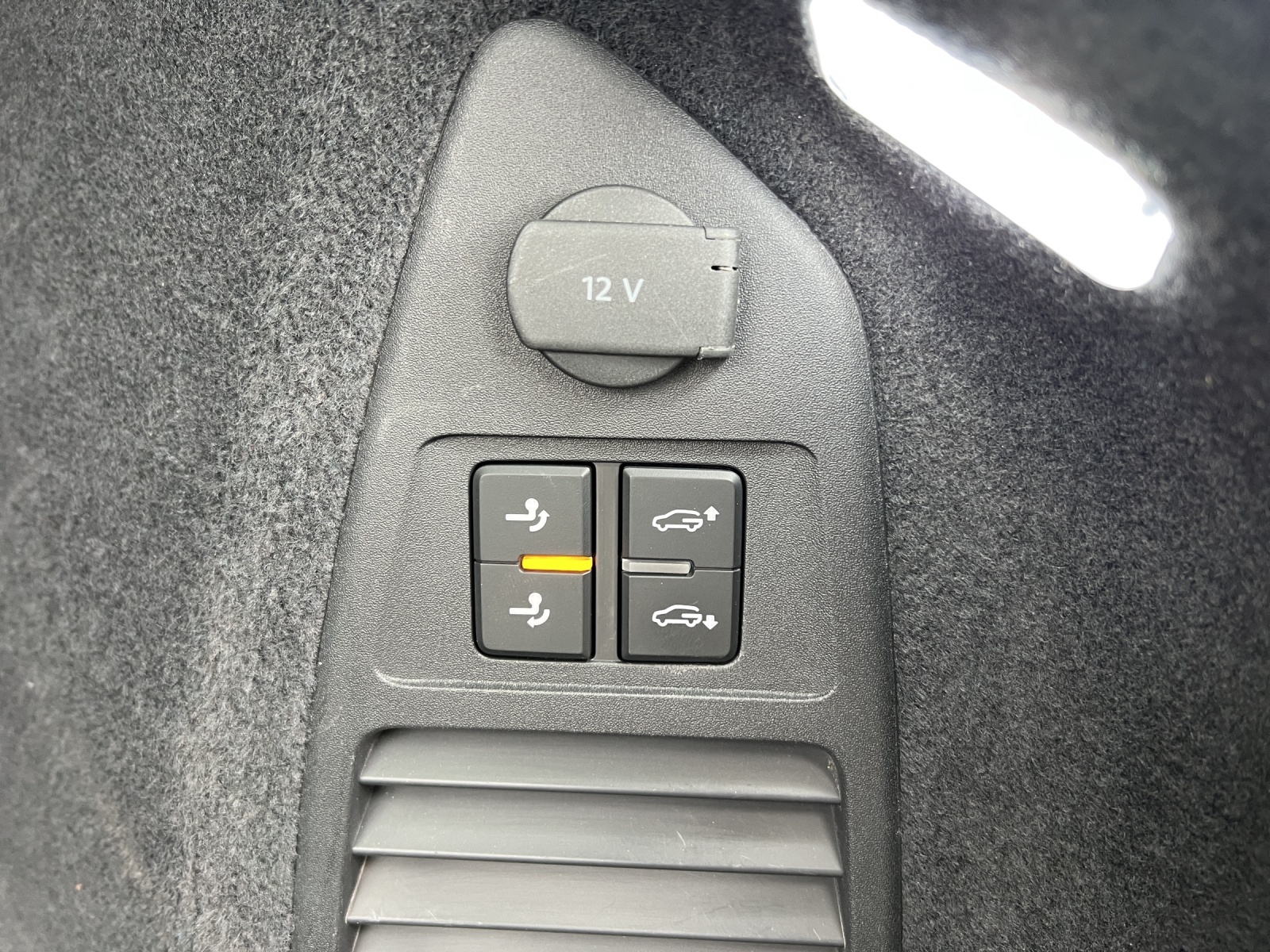 VW Touareg 3.0 TDI Atmosphere Tiptronic-image-9