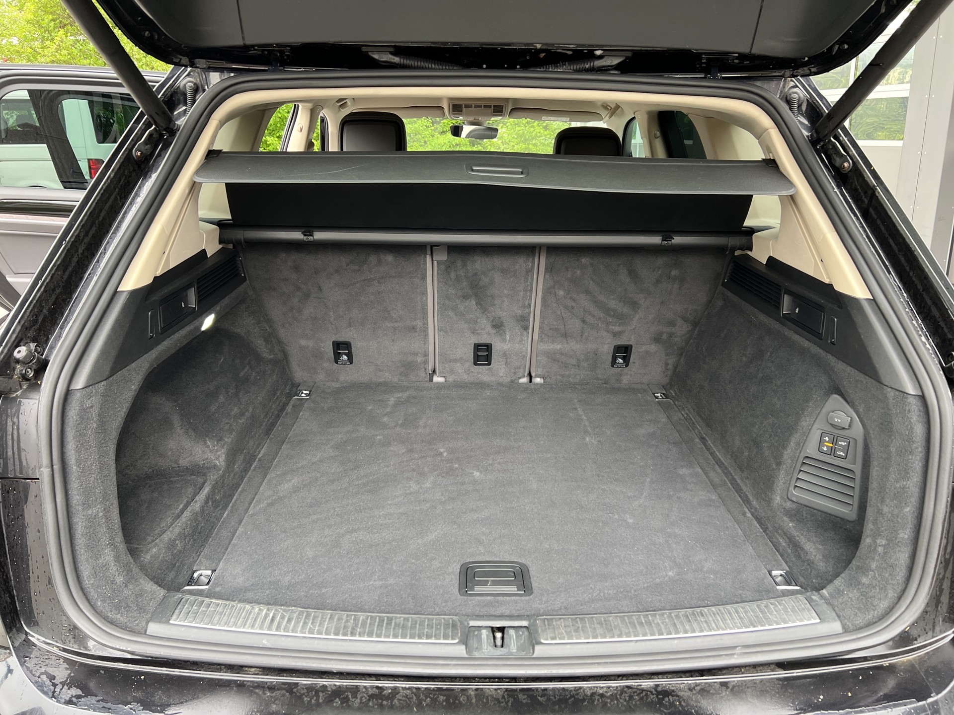 VW Touareg 3.0 TDI Atmosphere Tiptronic-image-8