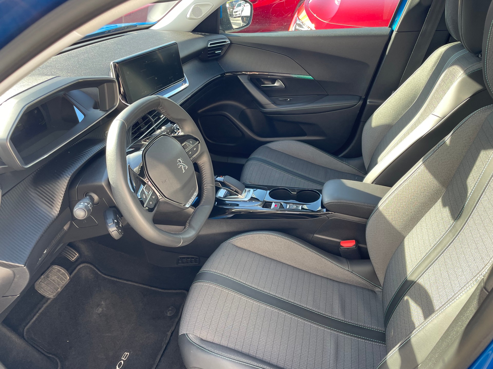 PEUGEOT 2008 e Allure Pack-image-5