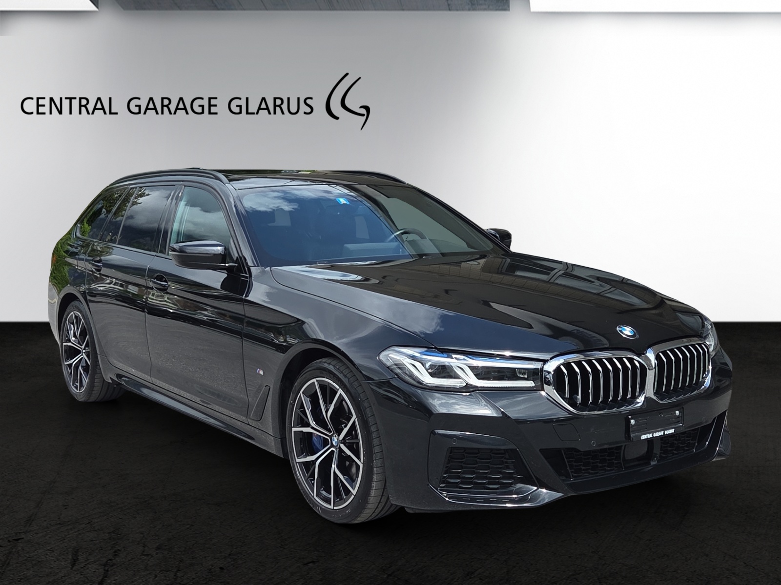 BMW 540d xDrive 48V Touring Pure M Sport Steptronic-showroom-element-1