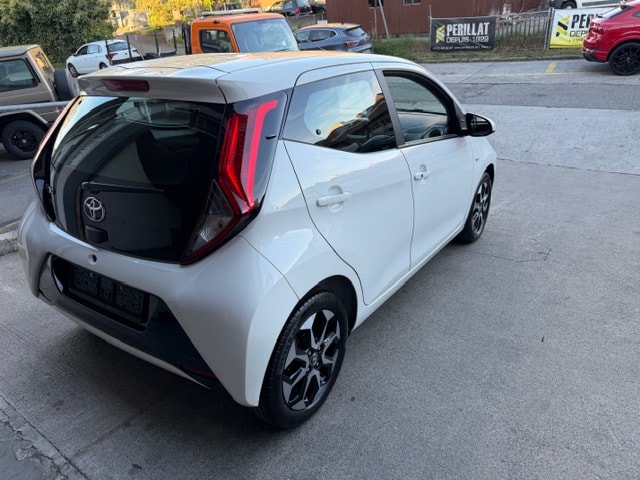 TOYOTA Aygo 1.0 VVT-i x-play X-shift-image-2