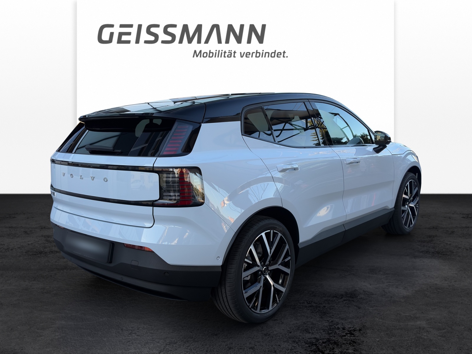 VOLVO EX30 E60 Twin Ultra Performance AWD-image-5