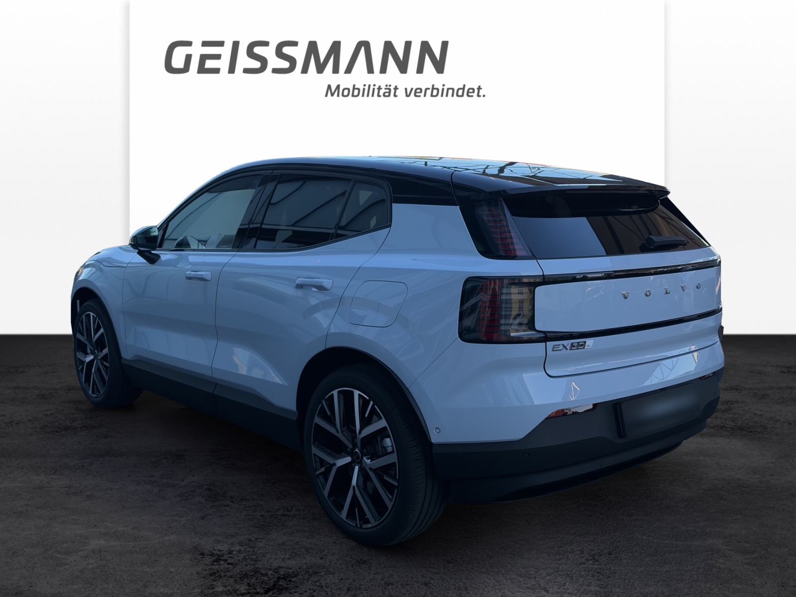VOLVO EX30 E60 Twin Ultra Performance AWD-image-4