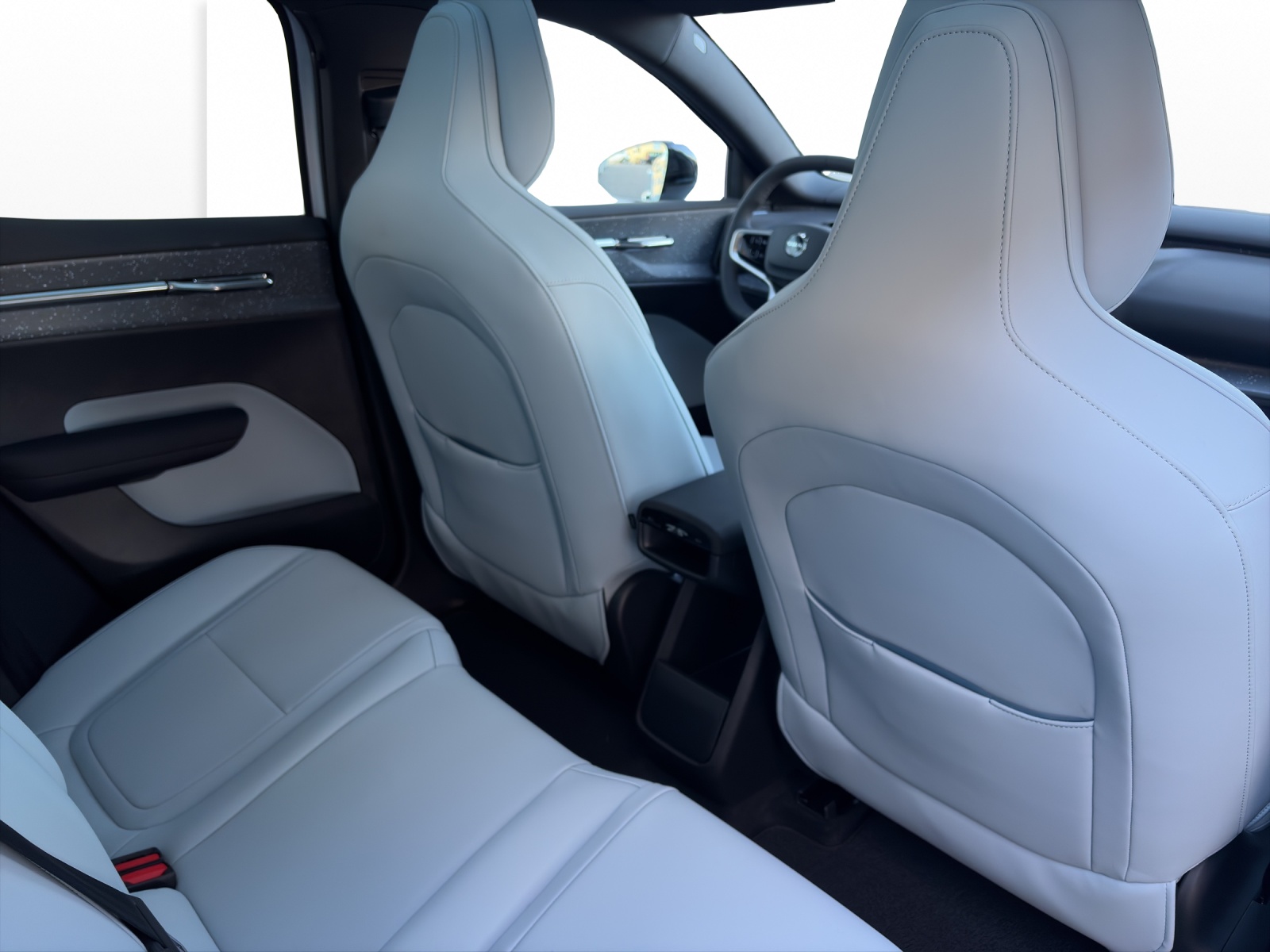 VOLVO EX30 E60 Twin Ultra Performance AWD-image-16